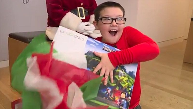 Microsoft Regala un Xbox One S a Niño de 9 Años